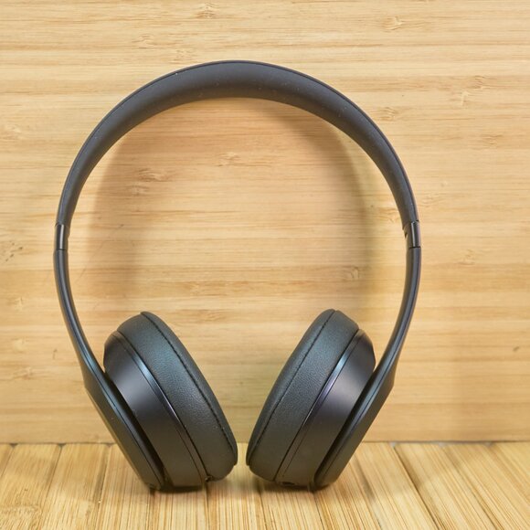 Beats by Dr. Dre Beats Solo3 Wireless On-Ear Headphones - Matte Black - Picture 1 of 12